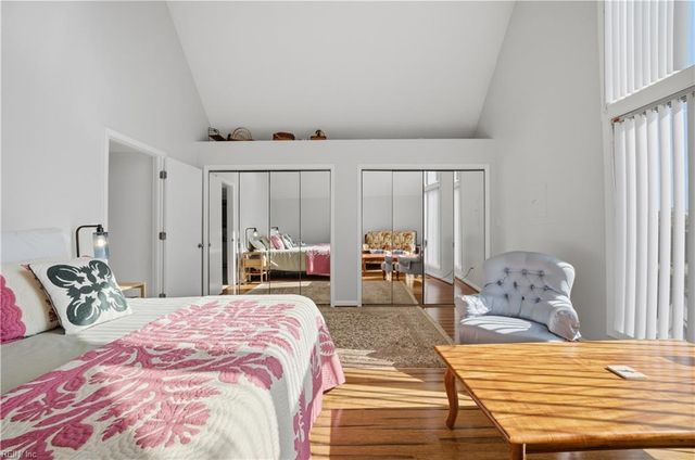 696 Mowbray Arch Apt 560, Norfolk, VA 23507