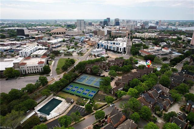 696 Mowbray Arch Apt 560, Norfolk, VA 23507