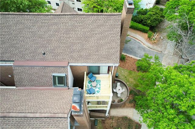 696 Mowbray Arch Apt 560, Norfolk, VA 23507