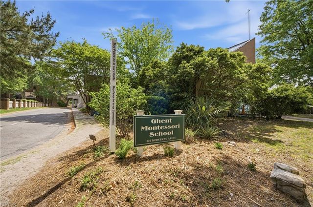 696 Mowbray Arch Apt 560, Norfolk, VA 23507