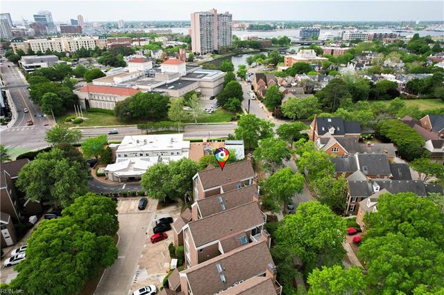 696 Mowbray Arch Apt 560, Norfolk, VA 23507