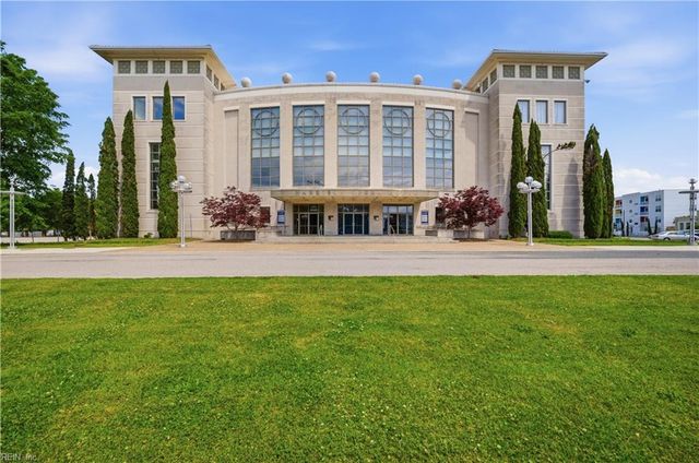 696 Mowbray Arch Apt 560, Norfolk, VA 23507