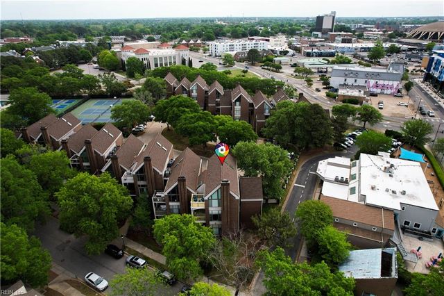 696 Mowbray Arch Apt 560, Norfolk, VA 23507