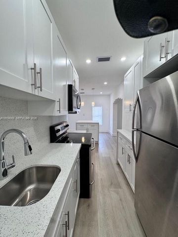 4783 NW Flagler Ter, Miami, FL 33126