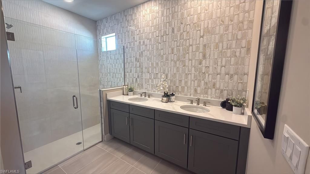 8805 Oceana WAY, NAPLES, FL 34114 — photo 4