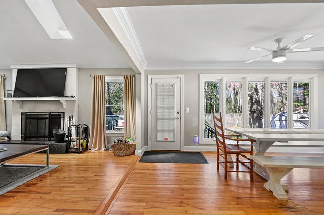 18 Shadowmoss Parkway, Charleston, SC 29414