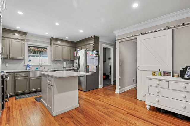18 Shadowmoss Parkway, Charleston, SC 29414