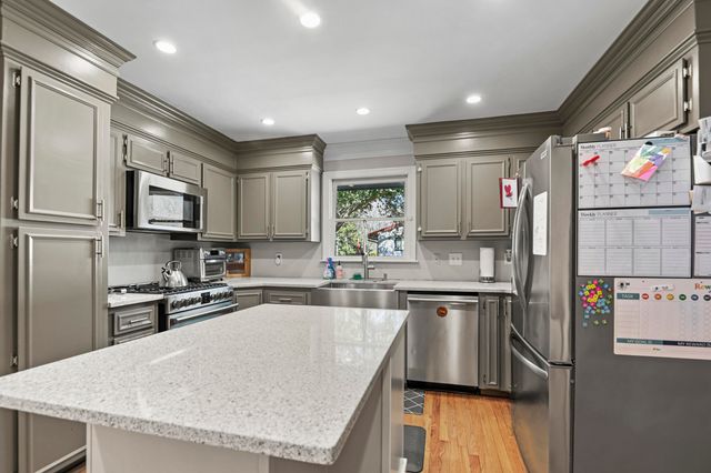 18 Shadowmoss Parkway, Charleston, SC 29414