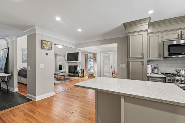 18 Shadowmoss Parkway, Charleston, SC 29414