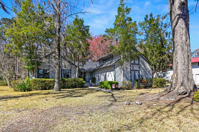 18 Shadowmoss Parkway, Charleston, SC 29414