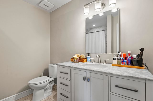 18 Shadowmoss Parkway, Charleston, SC 29414