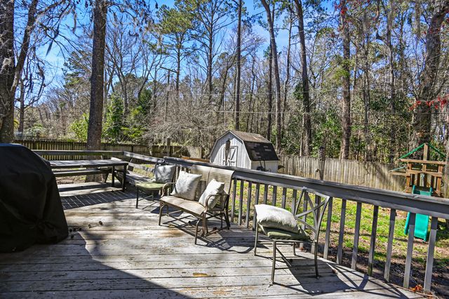 18 Shadowmoss Parkway, Charleston, SC 29414