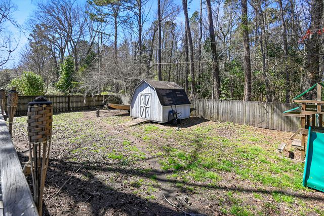 18 Shadowmoss Parkway, Charleston, SC 29414