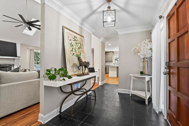18 Shadowmoss Parkway, Charleston, SC 29414
