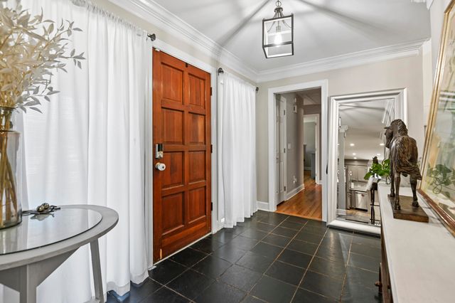 18 Shadowmoss Parkway, Charleston, SC 29414