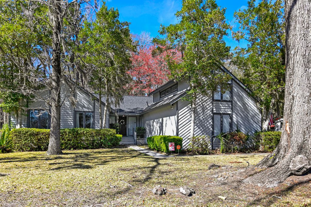 18 Shadowmoss Parkway, Charleston, SC 29414