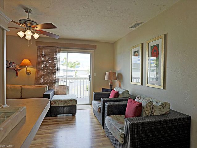 3338 Ottawa CIR # 4, Fort Myers, FL 33907