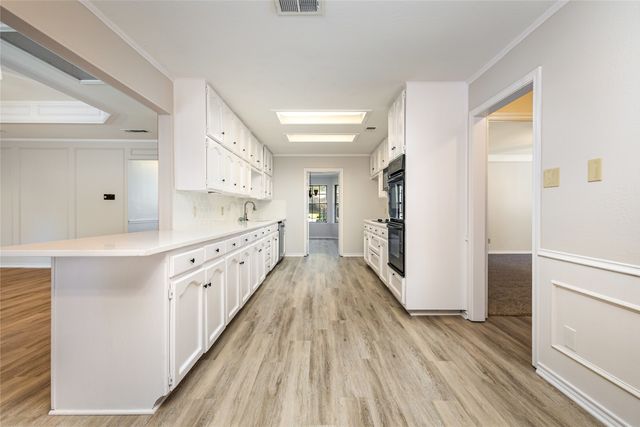 7401 Windcrest Court N, North Richland Hills, TX 76182