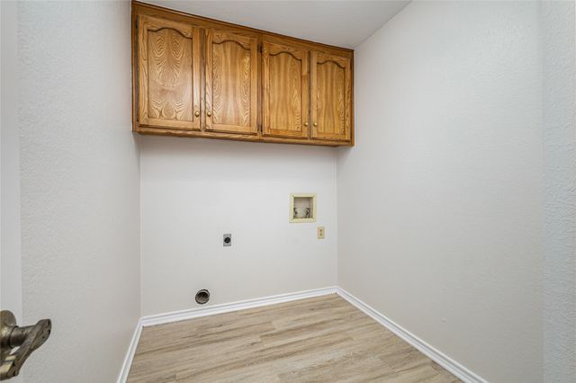 7401 Windcrest Court N, North Richland Hills, TX 76182