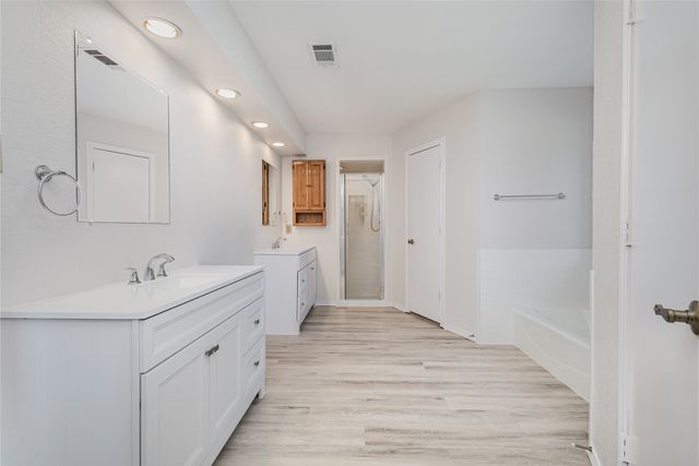 7401 Windcrest Court N, North Richland Hills, TX 76182