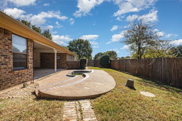 7401 Windcrest Court N, North Richland Hills, TX 76182