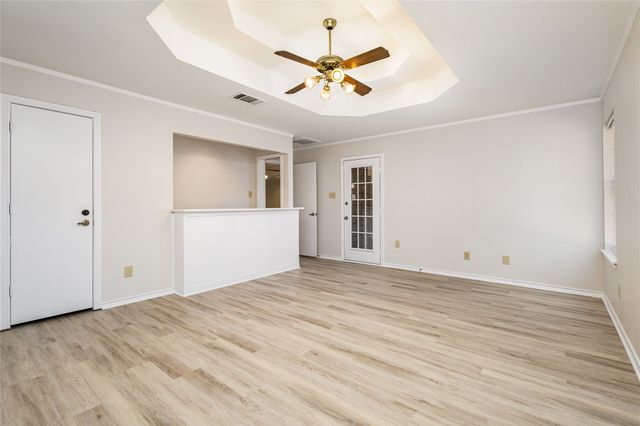 7401 Windcrest Court N, North Richland Hills, TX 76182