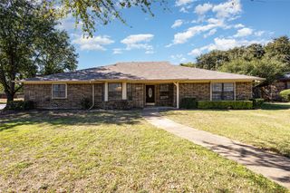 7401 Windcrest Court N, North Richland Hills, TX 76182