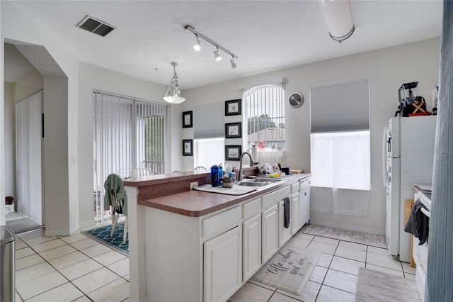 5011 SUNRIDGE PALMS DRIVE 204, Tampa, FL 33617