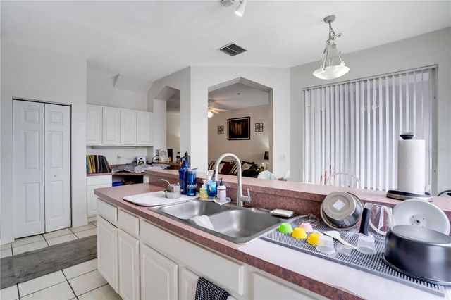 5011 SUNRIDGE PALMS DRIVE 204, Tampa, FL 33617