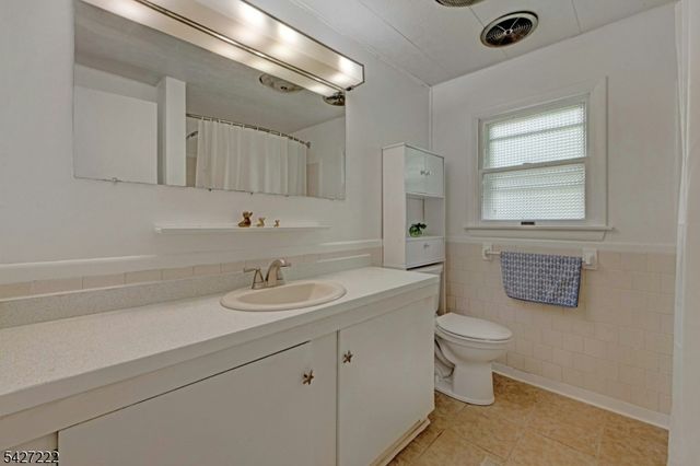 5 Decker Rd, Harmony Twp., NJ 08865