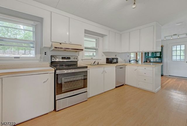 5 Decker Rd, Harmony Twp., NJ 08865