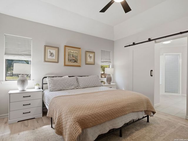 327 Deer Creek Dr, Boerne, TX 78006