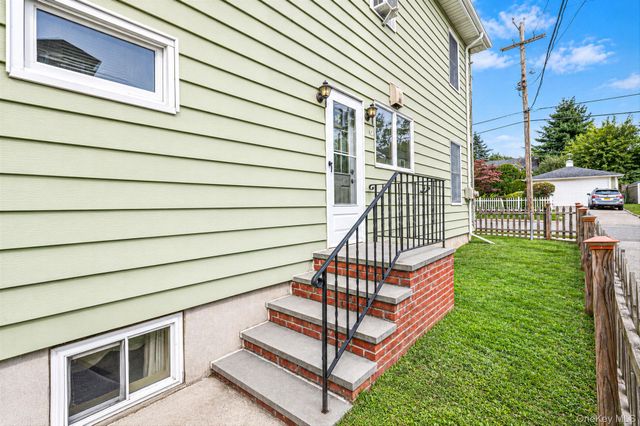 46 Glenlawn Avenue, Sea Cliff, NY 11579