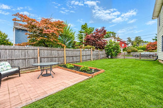 46 Glenlawn Avenue, Sea Cliff, NY 11579