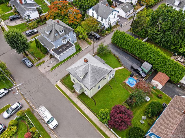 46 Glenlawn Avenue, Sea Cliff, NY 11579