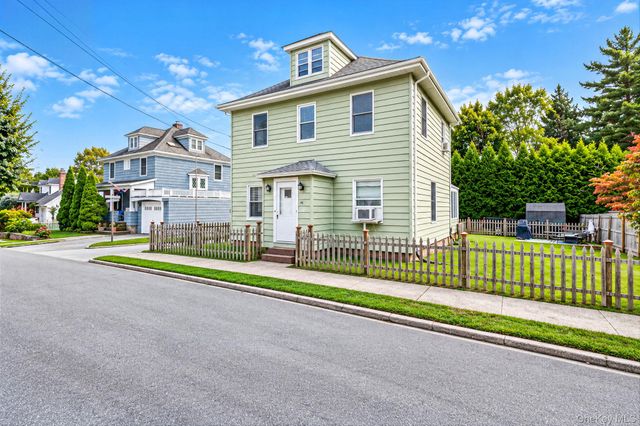 46 Glenlawn Avenue, Sea Cliff, NY 11579