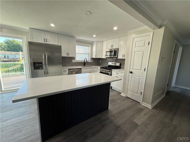 8300 Redwing Drive, Clay, NY 13090
