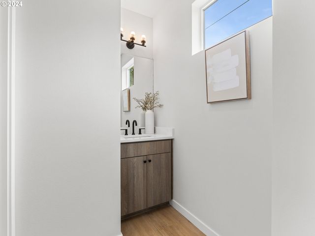 6917 N Bank St, Portland, OR 97203