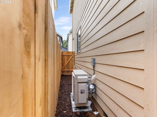 6917 N Bank St, Portland, OR 97203