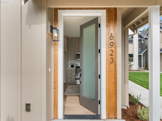 6917 N Bank St, Portland, OR 97203