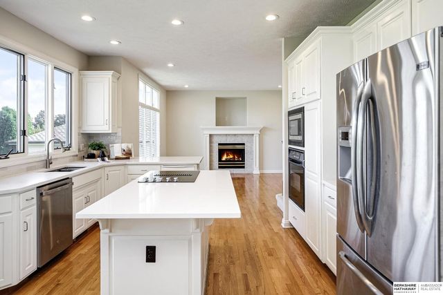 17068 Harney Street, Omaha, NE 68118