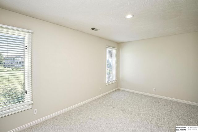 17068 Harney Street, Omaha, NE 68118