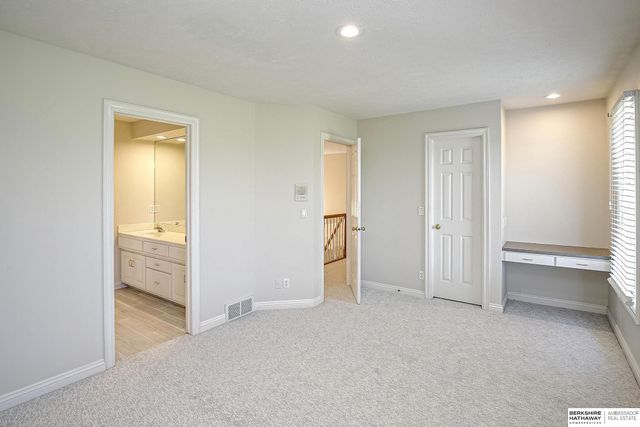 17068 Harney Street, Omaha, NE 68118