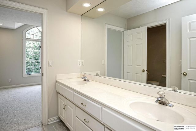 17068 Harney Street, Omaha, NE 68118