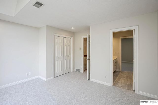 17068 Harney Street, Omaha, NE 68118