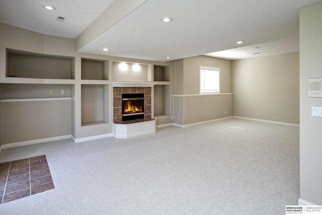 17068 Harney Street, Omaha, NE 68118