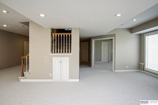 17068 Harney Street, Omaha, NE 68118