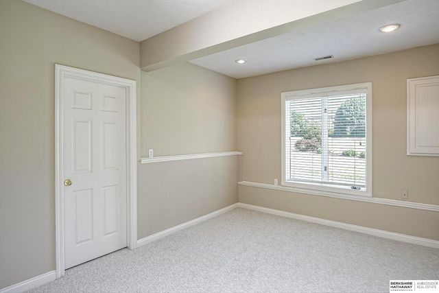 17068 Harney Street, Omaha, NE 68118