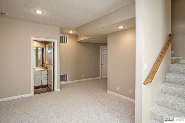 17068 Harney Street, Omaha, NE 68118