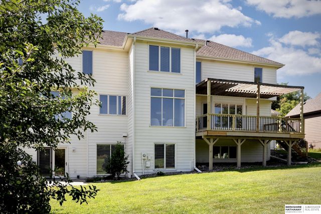 17068 Harney Street, Omaha, NE 68118